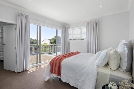 Photo of property in 74 Oroua Street, Eastbourne, Lower Hutt, 5013