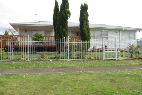 Photo of property in 1 Kelburn Lane, Mangere, Auckland, 2022