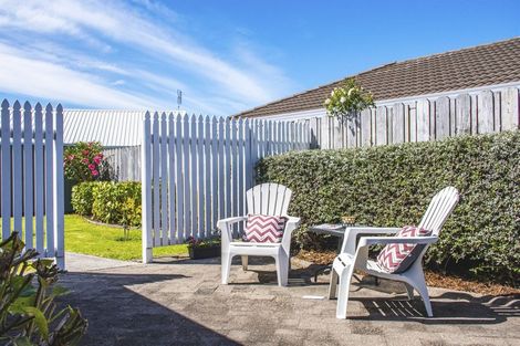 Photo of property in 13 Lotus Avenue, Mount Maunganui, 3116