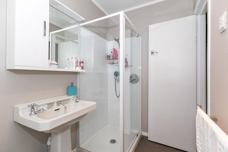 Photo of property in 1064 Heaphy Terrace, Fairfield, Hamilton, 3214