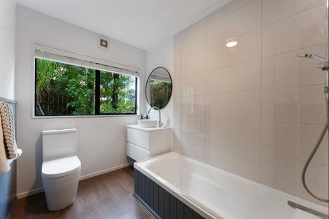 Photo of property in 3/57 Pupuke Road, Birkenhead, Auckland, 0627