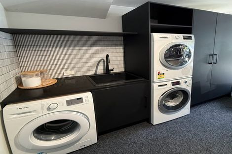 Photo of property in 31 Oakpark Place, West Harbour, Auckland, 0618