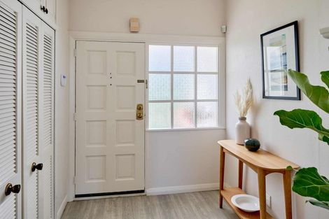 Photo of property in 107 Oroua Street, Eastbourne, Lower Hutt, 5013