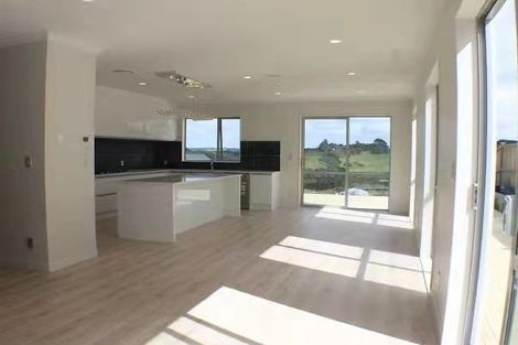 Photo of property in 48 Harvest Avenue, Orewa, 0931