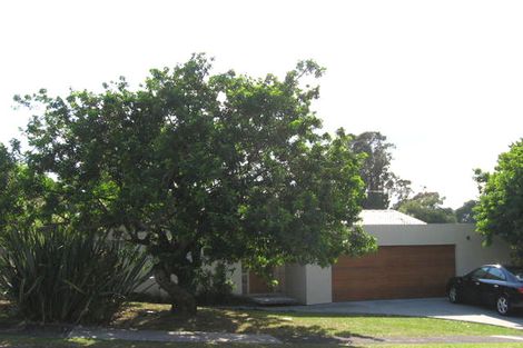 Photo of property in 3 King Richard Place, Browns Bay, Auckland, 0630