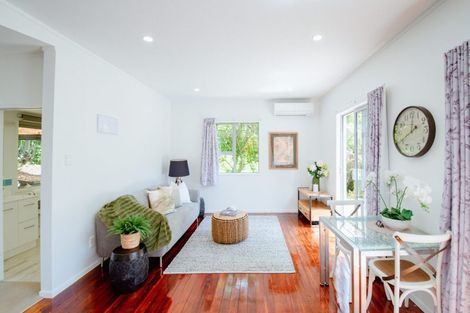 Photo of property in 37 Western Road, Laingholm, Auckland, 0604