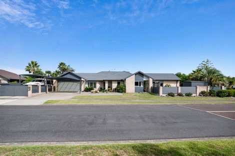 Photo of property in 72 Oriental Parade, Papamoa Beach, Papamoa, 3118