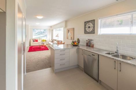 Photo of property in 2/27 Parkhill Road, Mellons Bay, Auckland, 2014