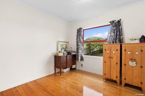 Photo of property in 1/594 East Coast Road, Pinehill, Auckland, 0630