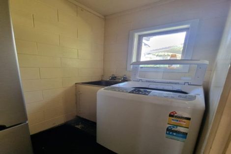 Photo of property in 2 Konini Road, Titirangi, Auckland, 0604