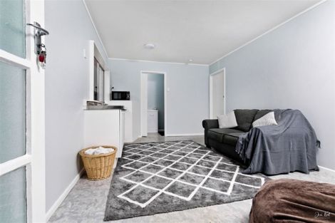 Photo of property in 19 Imperial Place, Henderson, Auckland, 0612