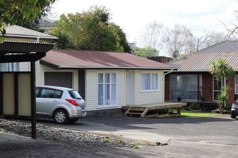 Photo of property in 37 Spence Road, Henderson, Auckland, 0612