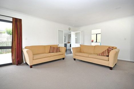 Photo of property in 1/16 Glucina Avenue, West Harbour, Auckland, 0618