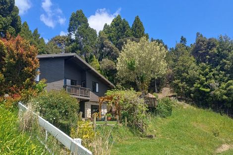 Photo of property in 1194 Scenic Drive North, Swanson, Auckland, 0816