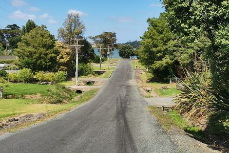 Photo of property in 15 Regent Street, Whakapirau, Maungaturoto, 0583