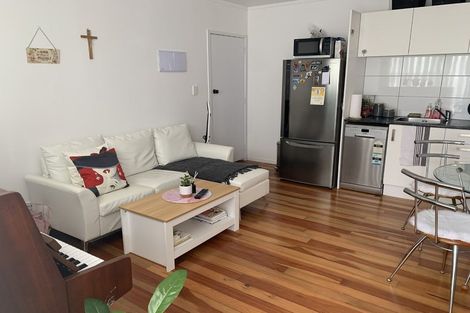 Photo of property in 67 Hogans Road, Glenfield, Auckland, 0629