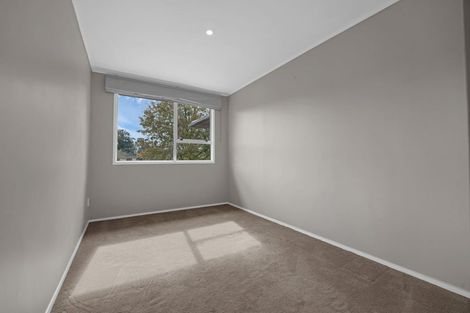 Photo of property in 17 Landow Place, Henderson, Auckland, 0612