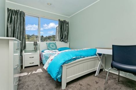 Photo of property in 2/12 Wanita Place, Totara Vale, Auckland, 0629