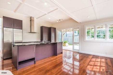 Photo of property in 38 Te Kawa Road, Greenlane, Auckland, 1061