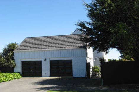 Photo of property in 1 Oakfield Street, Burnside, Christchurch, 8053