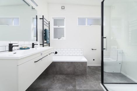 Photo of property in 1 The Spinney, Titahi Bay, Porirua, 5022