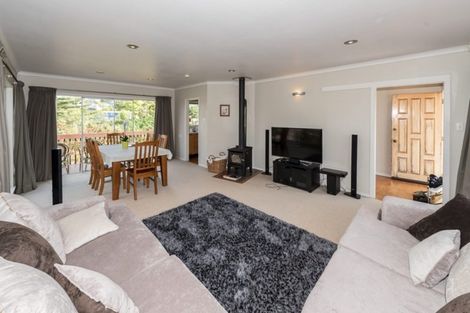 Photo of property in 16 Glamorgan Drive, Torbay, Auckland, 0630