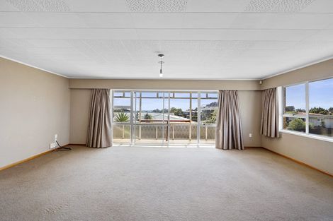 Photo of property in 44 Nevada Drive, Merrilands, New Plymouth, 4312