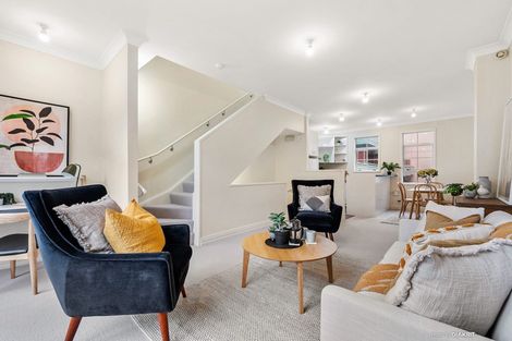 Photo of property in 5 Murphy Street, Thorndon, Wellington, 6011