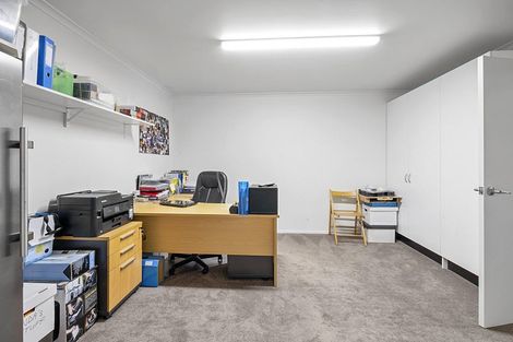 Photo of property in 38 Seaview Road, Marfell, New Plymouth, 4310