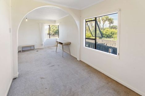 Photo of property in 1 Manuka Street, Castlecliff, Whanganui, 4501