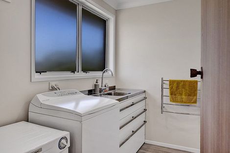 Photo of property in 3 Climie Crescent, Hawera, 4610