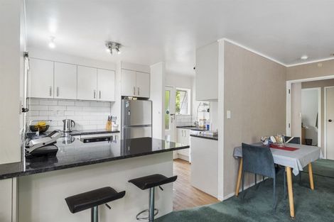 Photo of property in 1/10 Halder Place, Torbay, Auckland, 0632