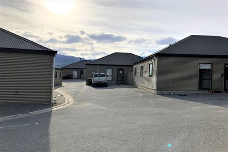 Photo of property in 8e Mckellar Court, Cromwell, 9310