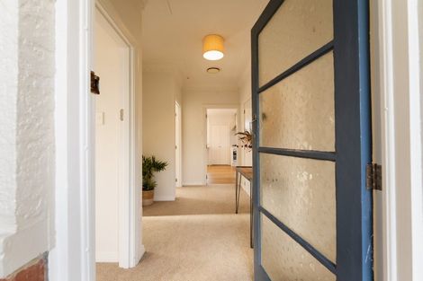 Photo of property in 27 Isadore Road, Saint Clair, Dunedin, 9012