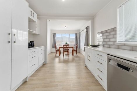 Photo of property in 49 Neri Crescent, Pomare, Rotorua, 3015