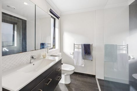 Photo of property in 14 Kahika Grove, Huapai, Kumeu, 0810