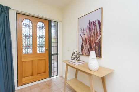 Photo of property in 127 Summerhill Drive, Fitzherbert, Palmerston North, 4410