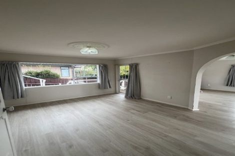 Photo of property in 2/71 Browns Bay Road, Browns Bay, Auckland, 0630