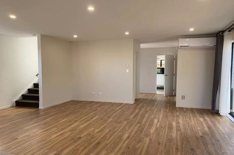 Photo of property in 98 Cardiff Road, Pakuranga, Auckland, 2010