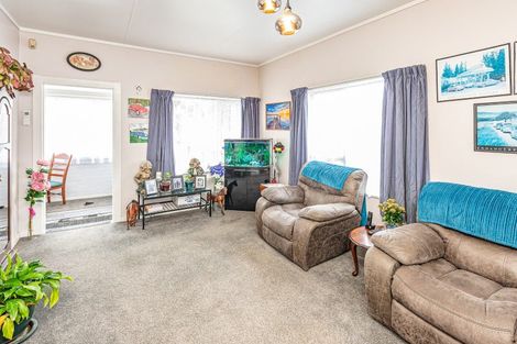 Photo of property in 143 Cornfoot Street, Castlecliff, Whanganui, 4501