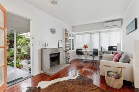 Photo of property in 26 Peter Terrace, Castor Bay, Auckland, 0620