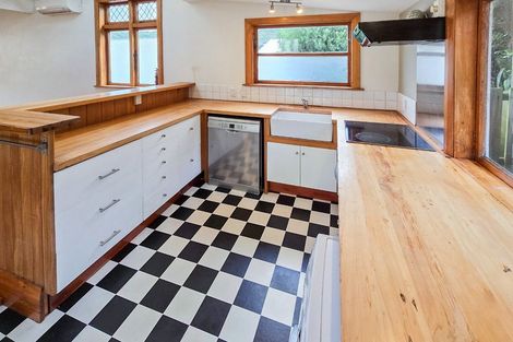 Photo of property in 12 Dee Street, Island Bay, Wellington, 6023