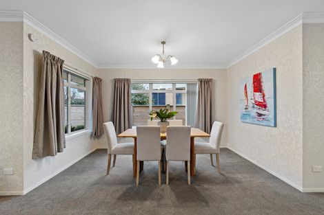 Photo of property in 4 Hunt Grove, Leamington, Cambridge, 3432