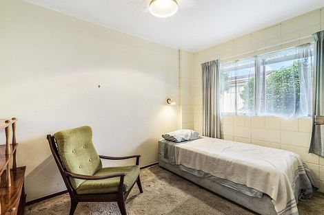 Photo of property in 26 Masterton Road, Rothesay Bay, Auckland, 0630