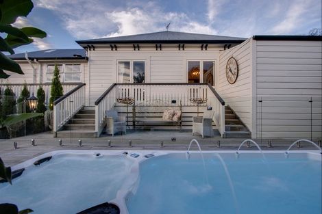 Photo of property in 12 Farndon Road, Clive, 4102