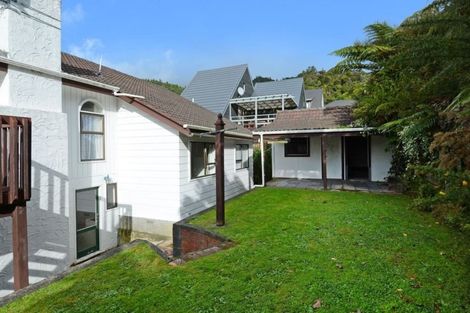 Photo of property in 6 Pioneer Grove, Silverstream, Upper Hutt, 5019