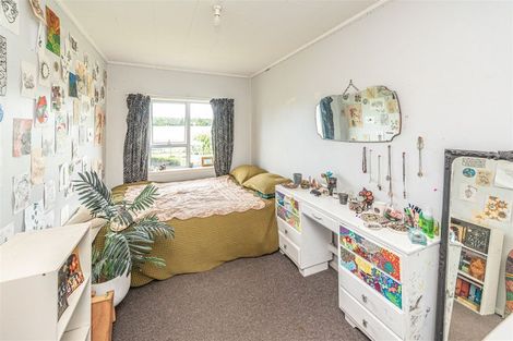 Photo of property in 30 Weraroa Road, Waverley, 4510