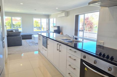 Photo of property in 27 Park Estate Road, Rosehill, Papakura, 2113