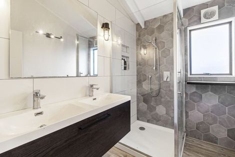 Photo of property in 44 Polkinghorne Drive, Manly, Whangaparaoa, 0930