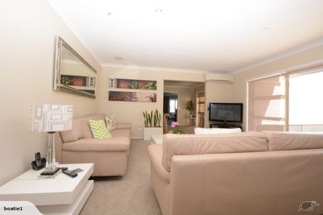 Photo of property in 17 Arthur Carwen Place, Pukekohe, 2120